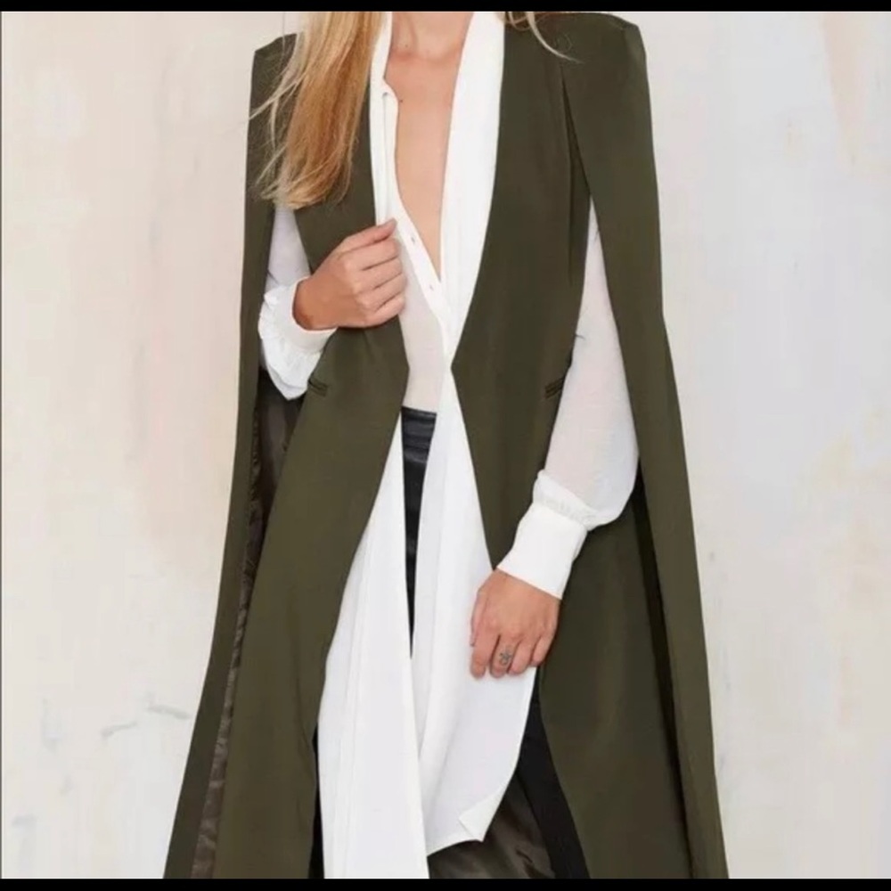 Lavish Alice Green Cape